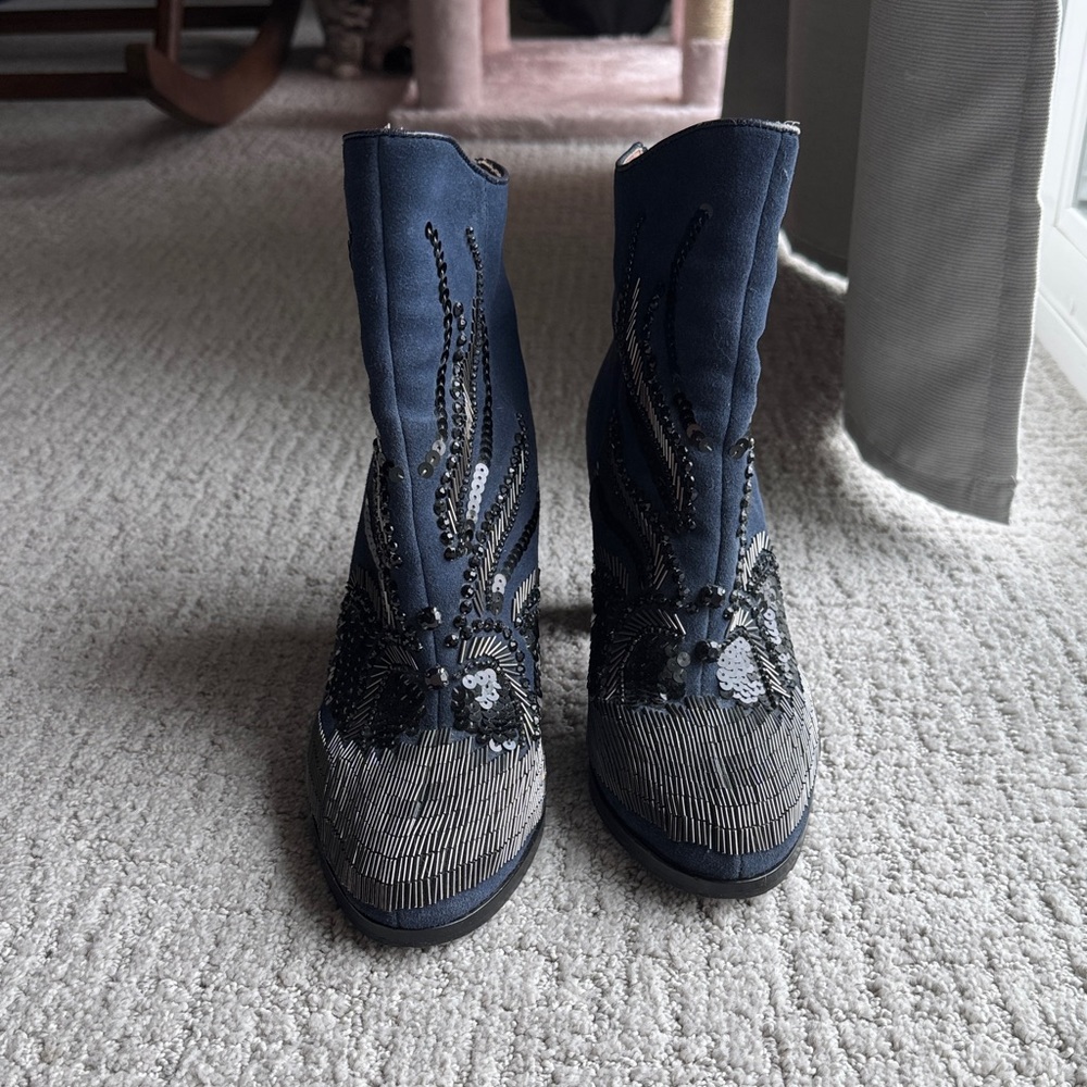 Donald Pliner blue suede ankle boots